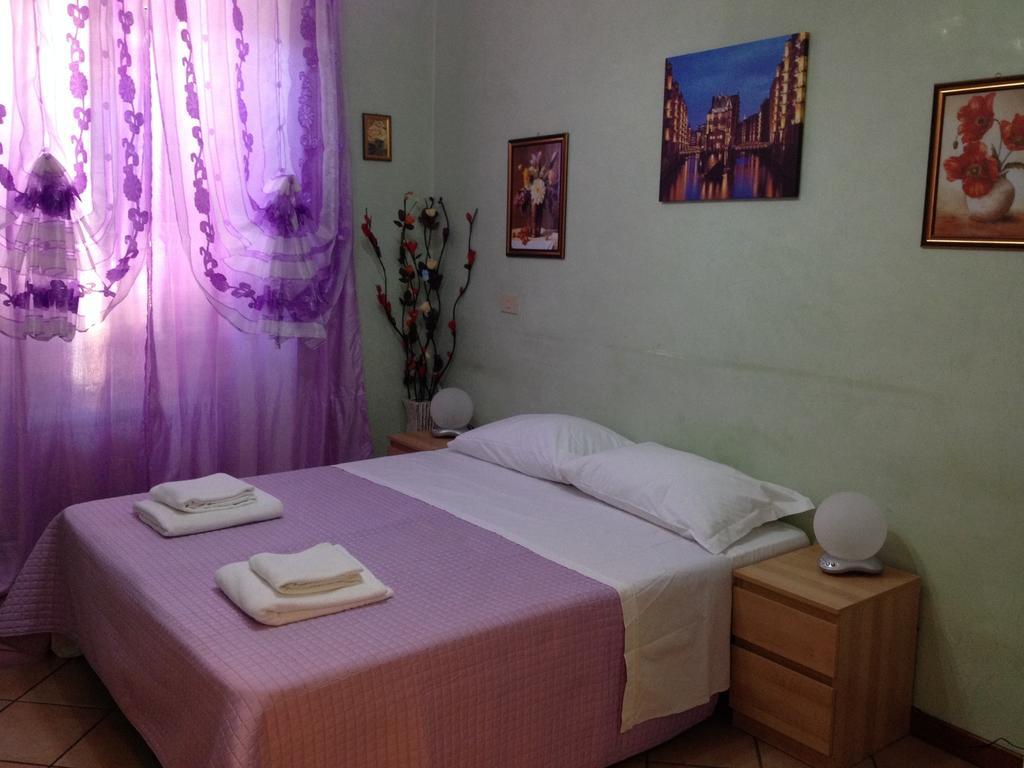 Rome Rainbow Guest House Стая снимка
